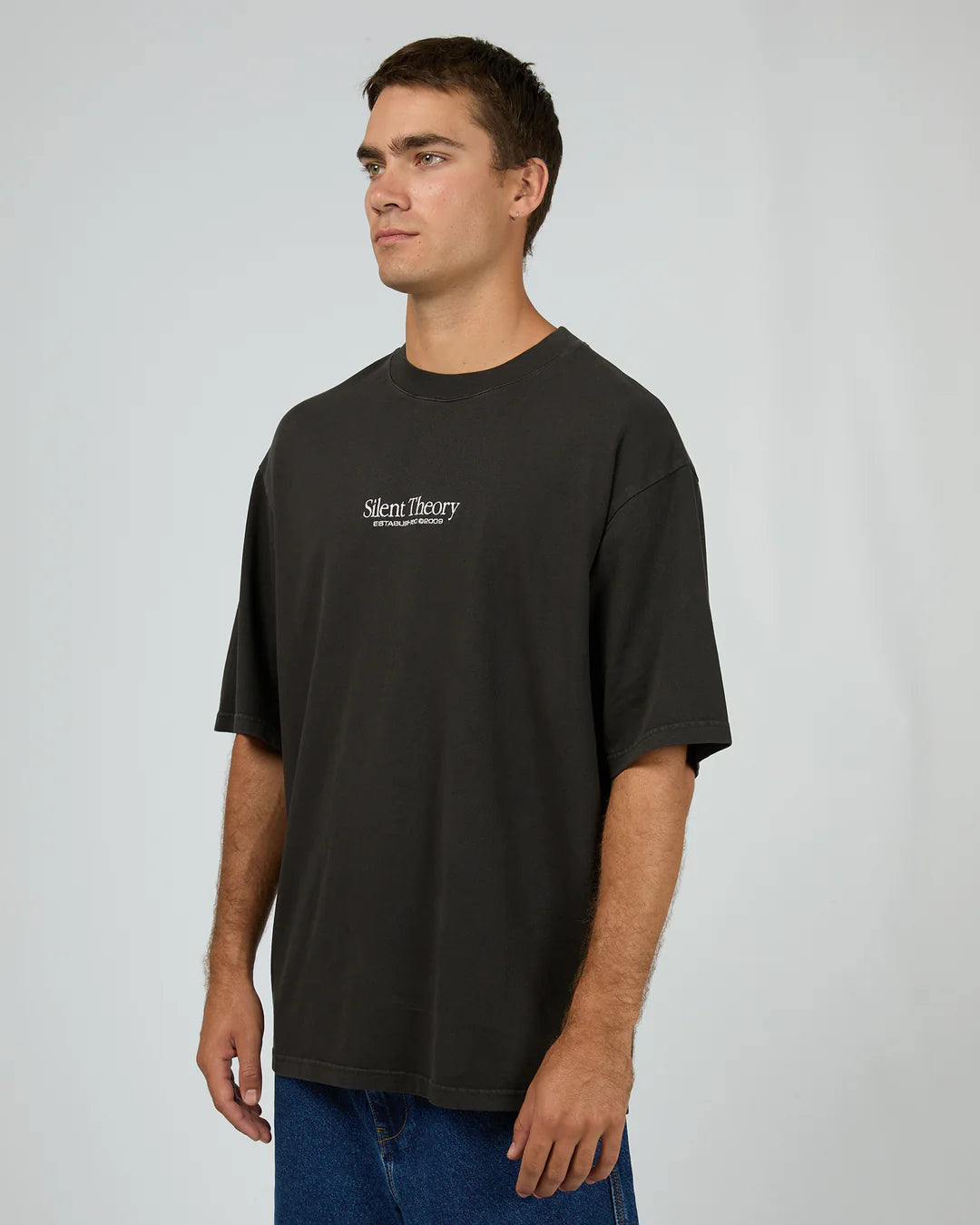 SILENT THEORY CLASSIC EMB TEE CHARCOAL