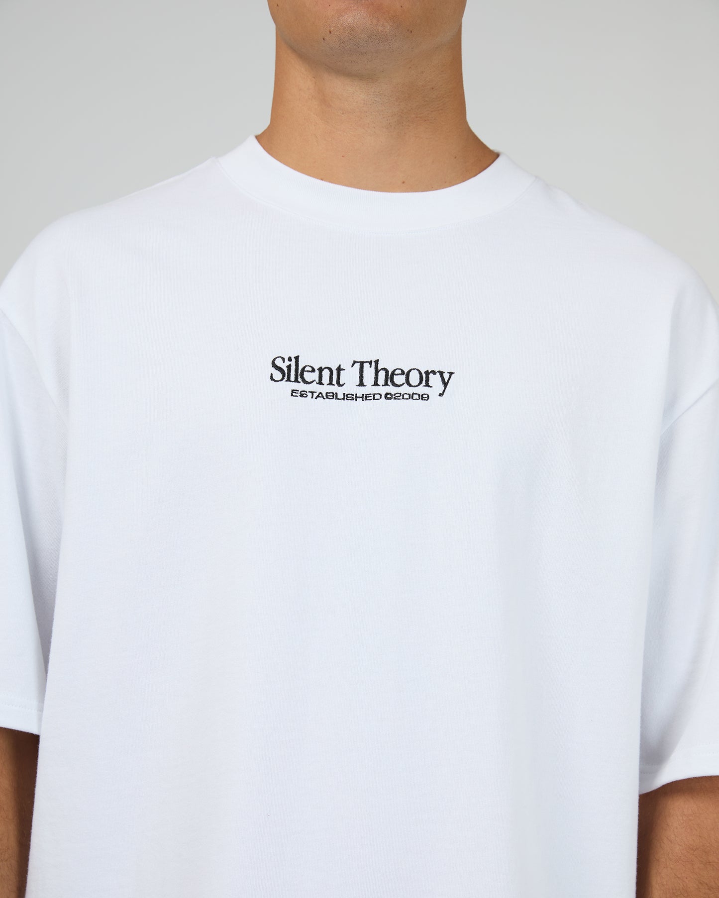 SILENT THEORY CLASSIC EMB TEE WHITE