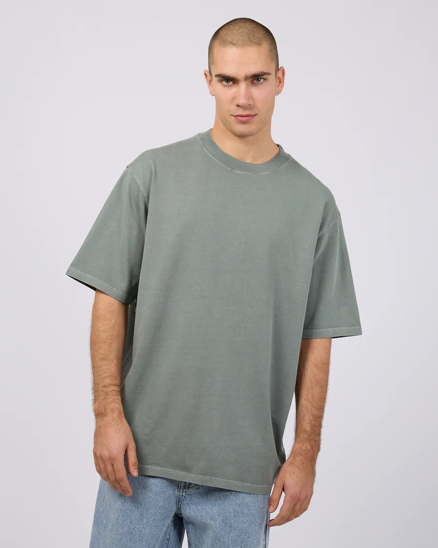 SILENT THEORY HEAVY WEIGHT TEE FOREST