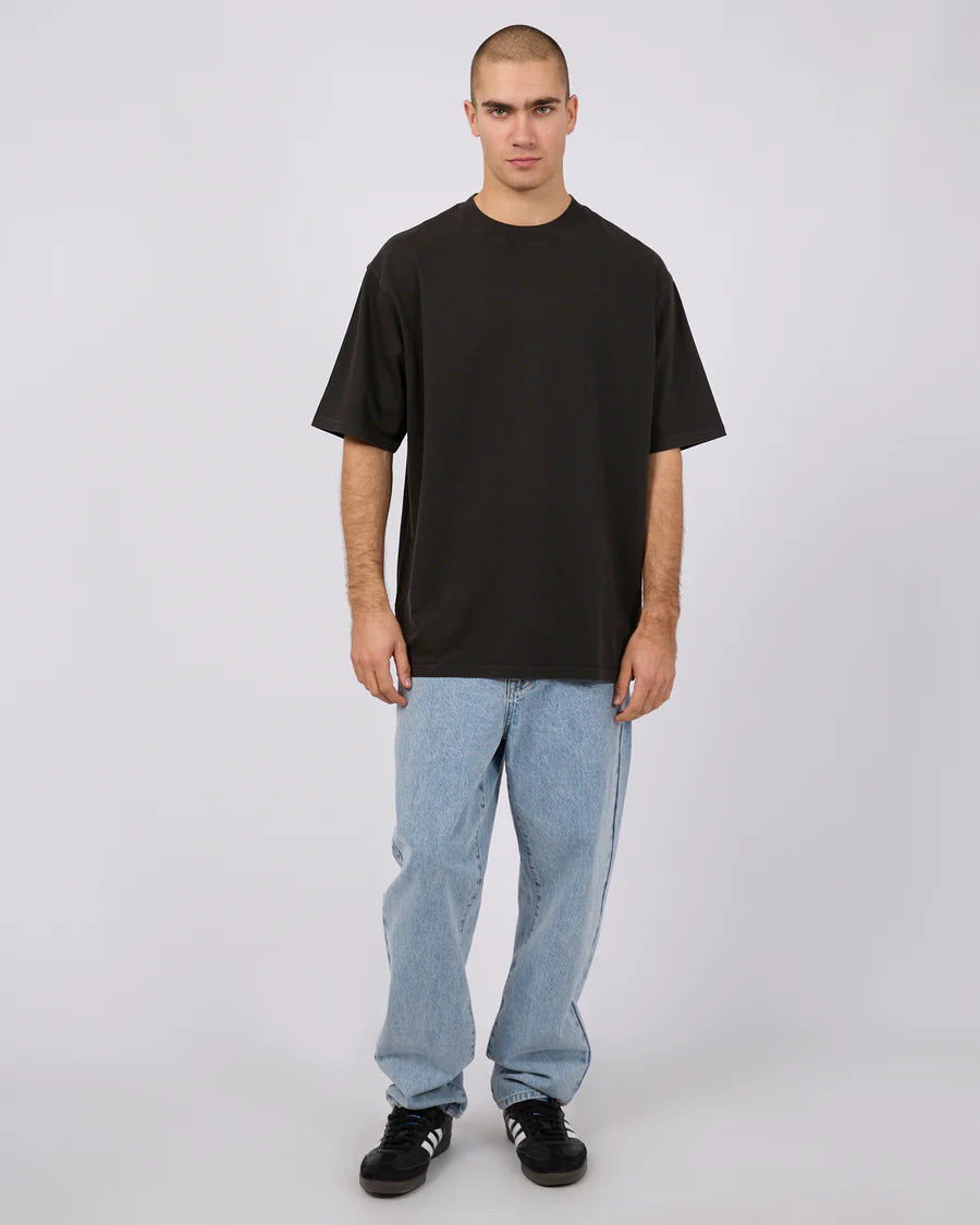 SILENT THEORY HEAVY WEIGHT TEE WASHED BLACK