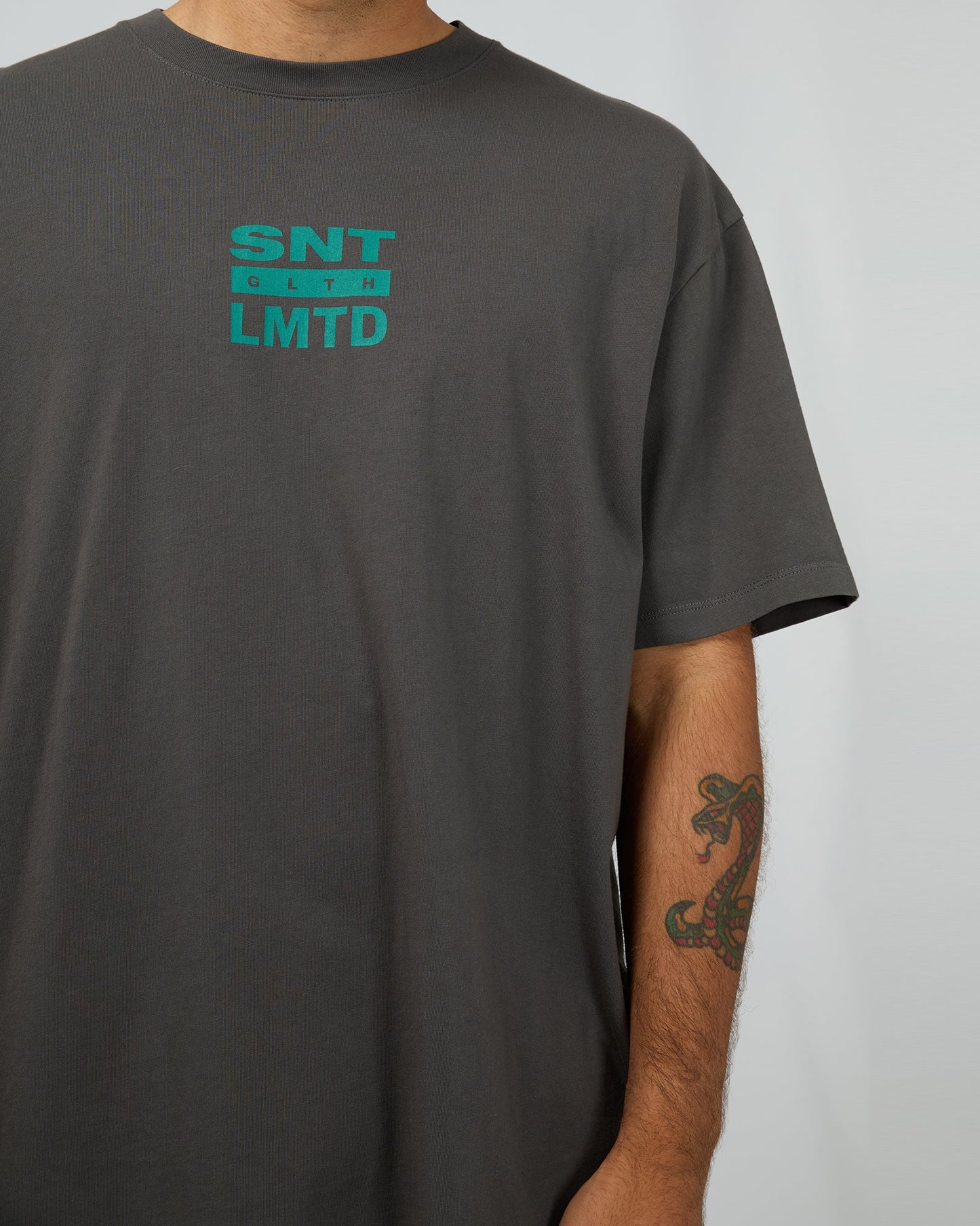 ST GOLIATH SHOP TEE COAL