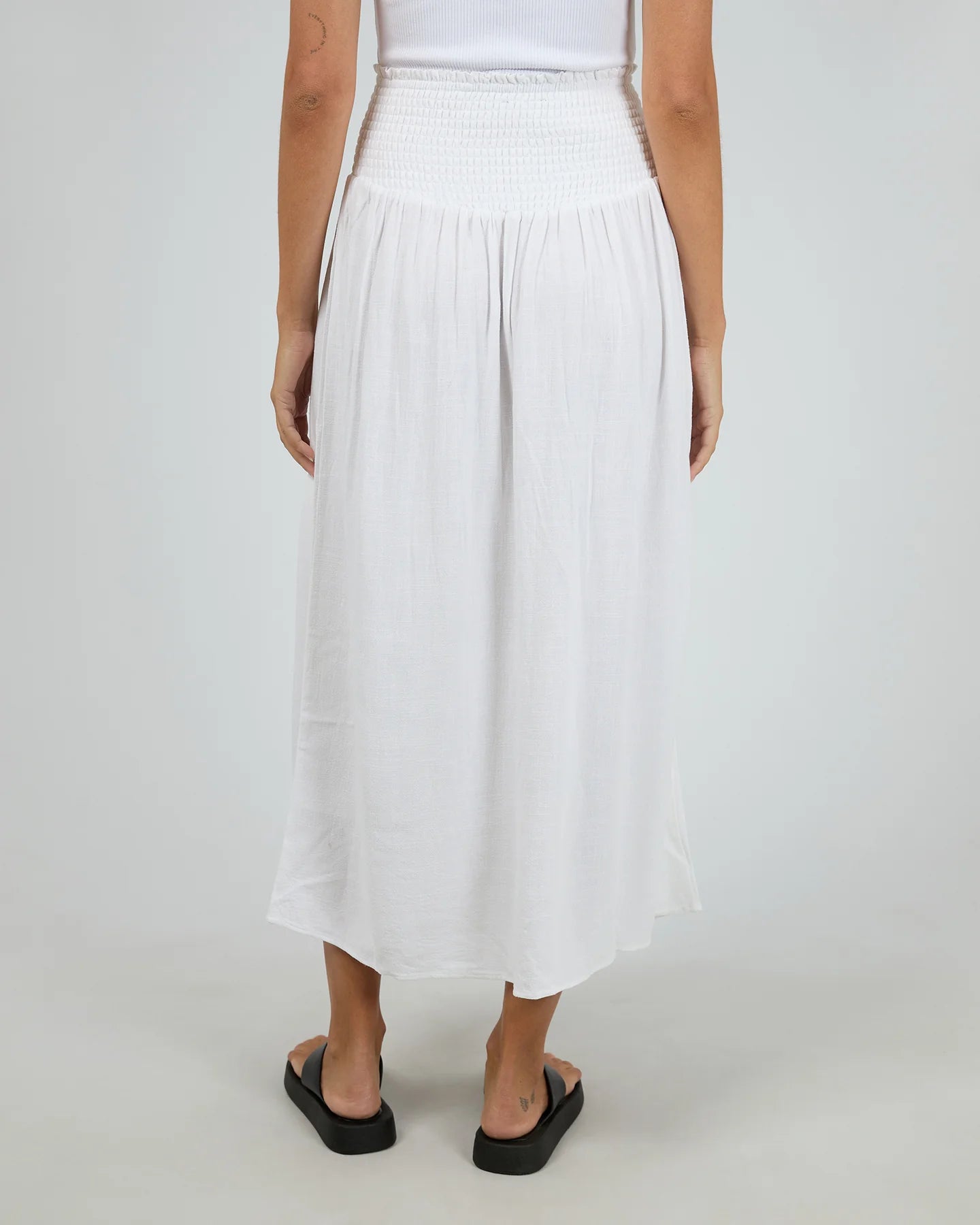 ALL ABOUT EVE LUXE LINEN SHIRRED MAXI SKIRT VINTAGE WHITE