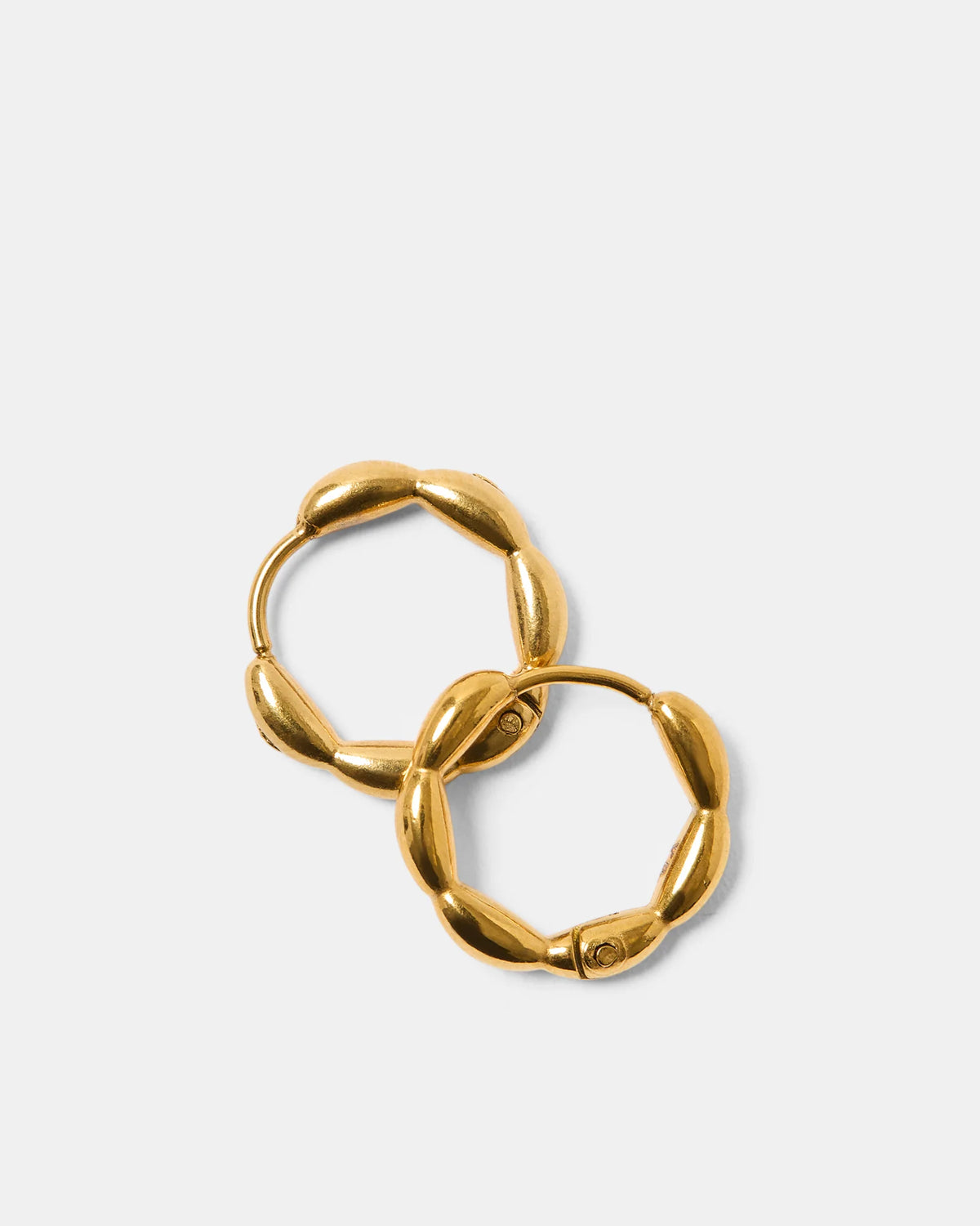 Milla Hart Lova Huggie Earrings | Gold