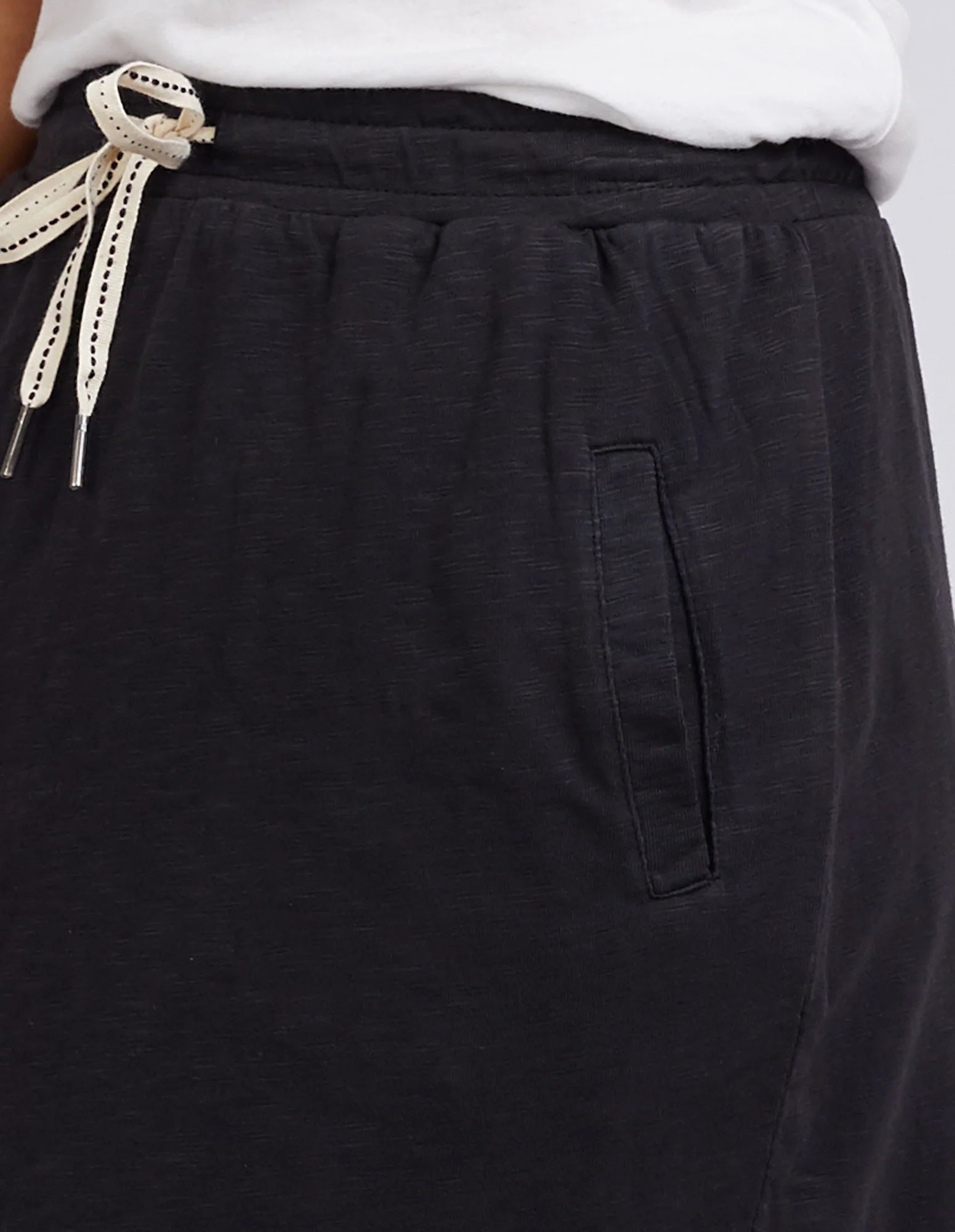 ELM FUNDAMENTAL ISLA SKIRT WASHED BLACK
