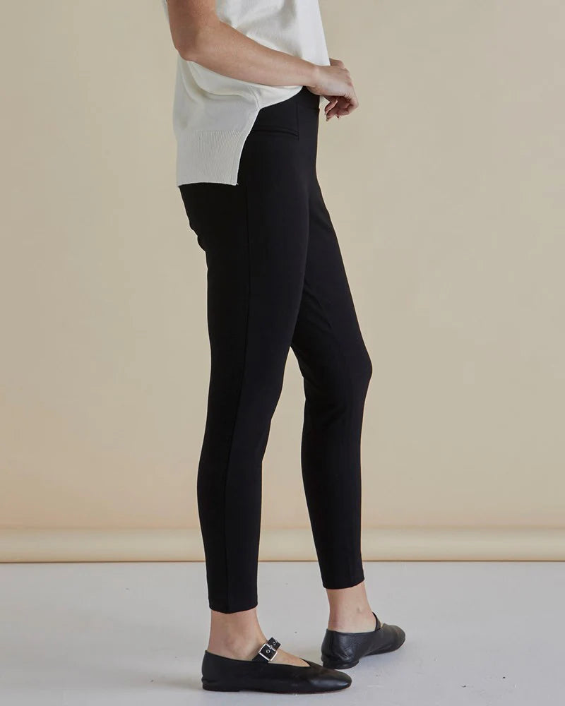 BETTY BASICS GWEN PONTE LEGGING BLACK