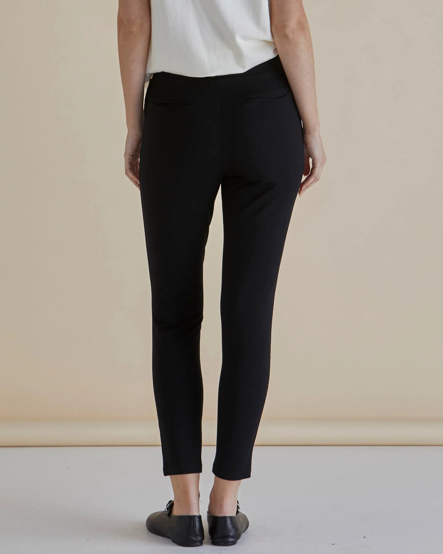 BETTY BASICS GWEN PONTE LEGGING BLACK
