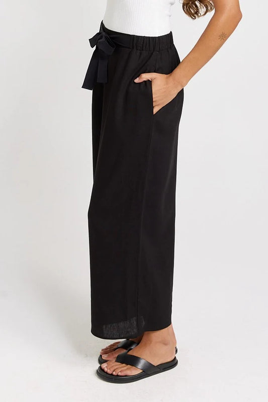 Betty Basics Bella Crop Pant | Black