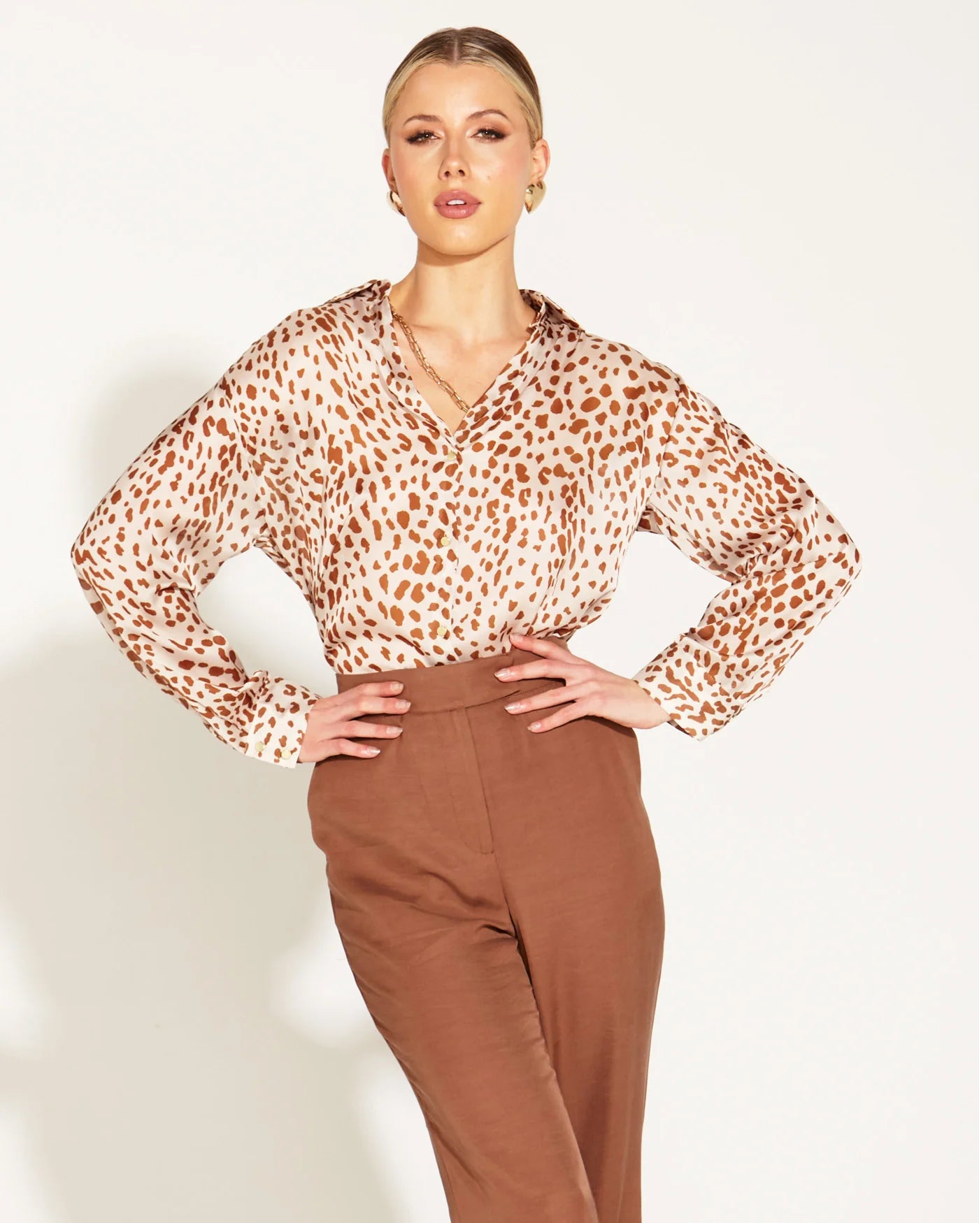 FATE+BECKER TRUE TO LIFE COLLARED SHIRT GIRAFFE PRINT