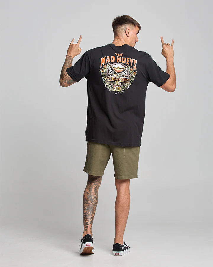 THE MAD HUEYS THE ISLAND CAPTAIN SS TEE BLACK