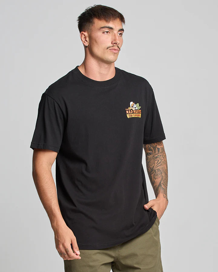 THE MAD HUEYS THE ISLAND CAPTAIN SS TEE BLACK