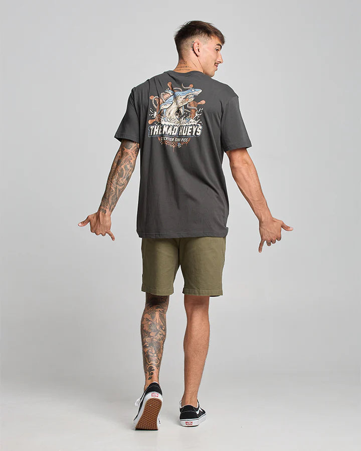 THE MAD HUEYS CATCH FISH SS TEE VINTAGE BLACK