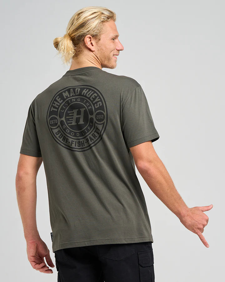 THE MAD HUEYS GOOD LIFE SS TEE CHARCOAL