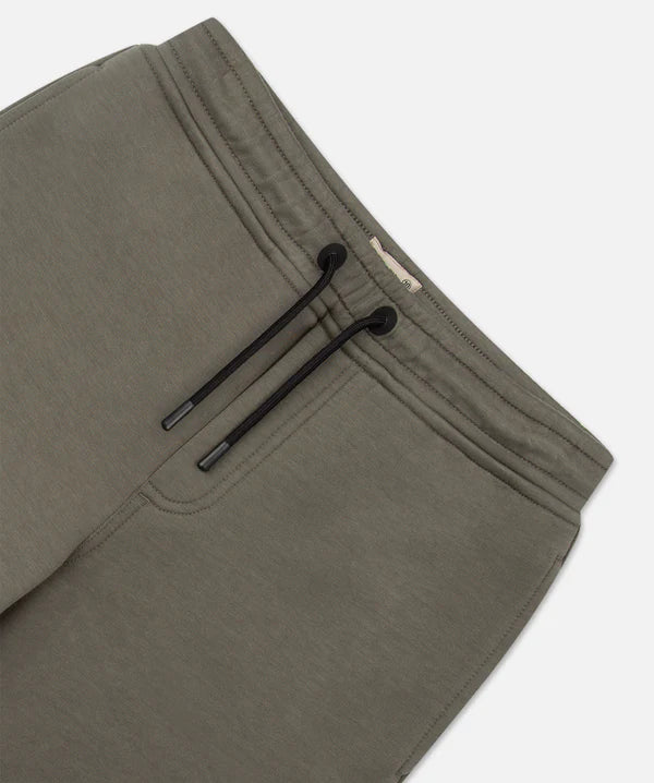 Indie Kids The Silverstone Tech Short | Leaf