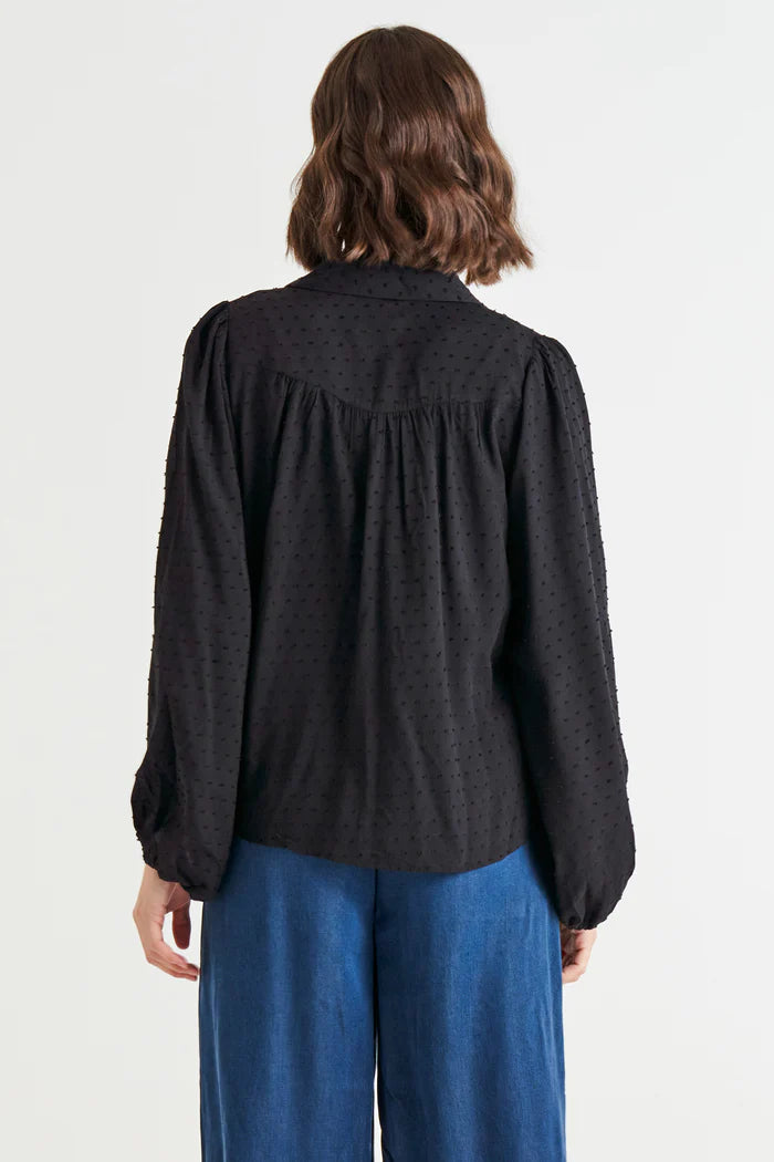 BETTY BASICS SINEAD SHIRT BLACK