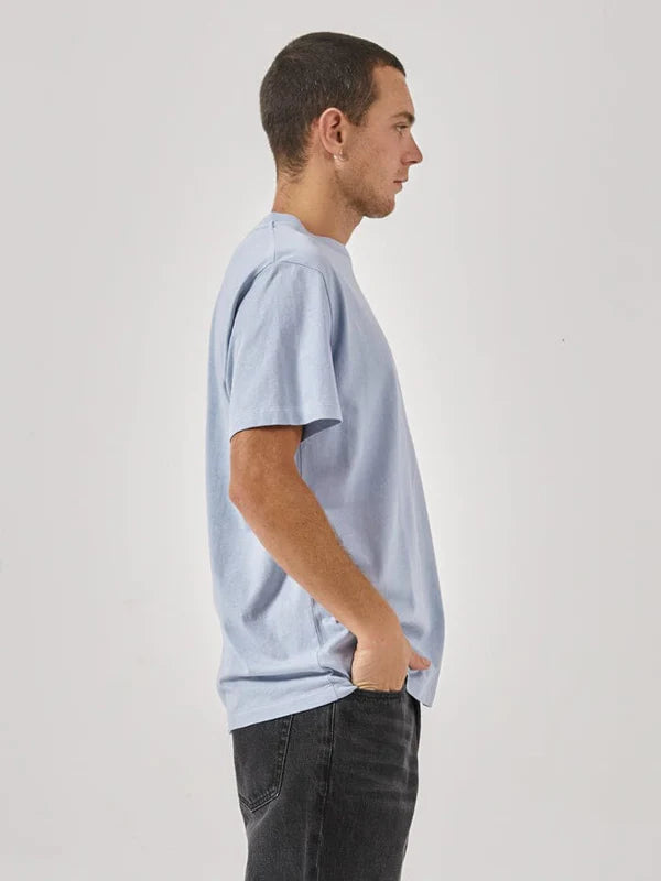 THRILLS PORTRAIT OF PARADISE MERCH FIT TEE SKY BLUE