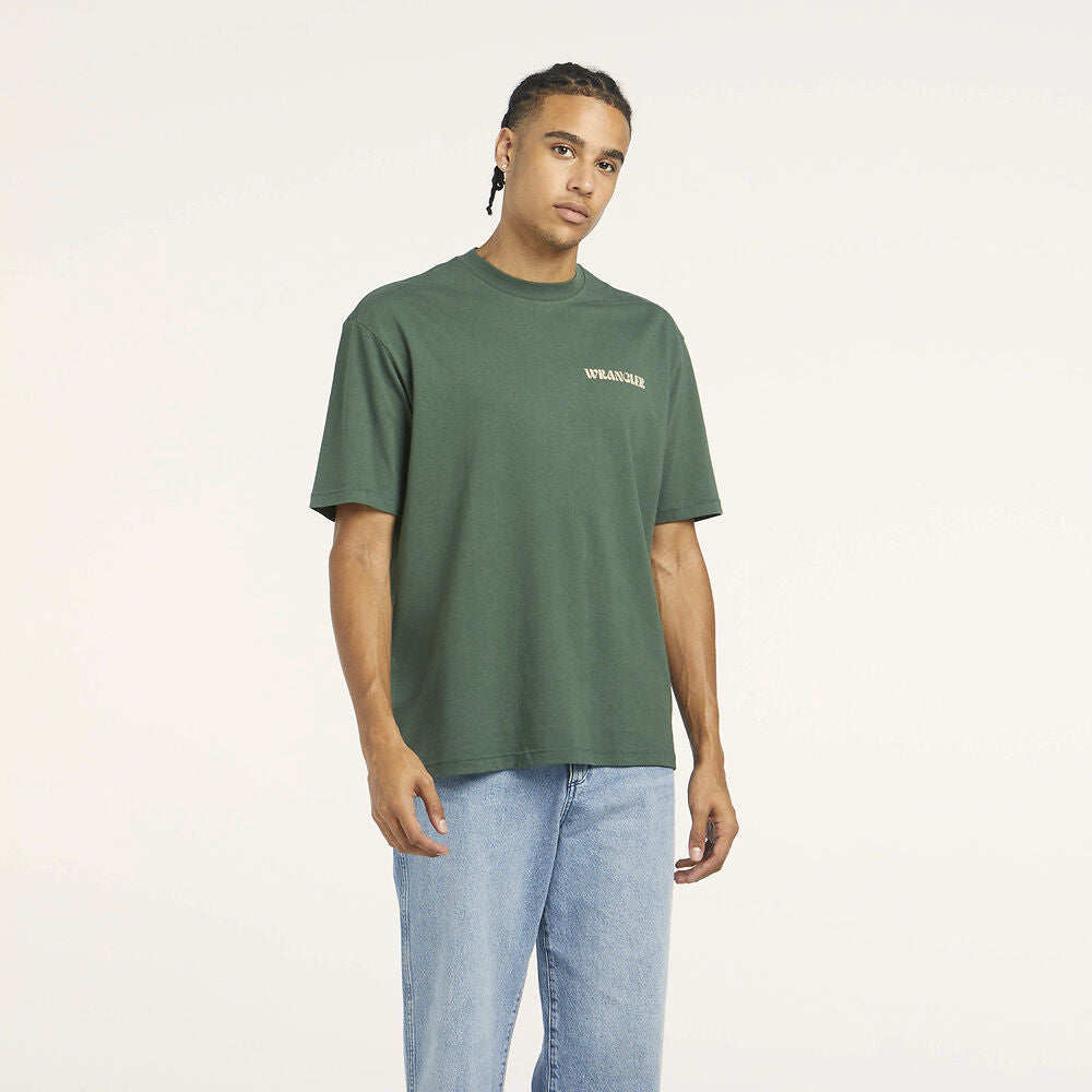 WRANGLER DUSK TO DAWN BAGGY TEE DARK FOREST