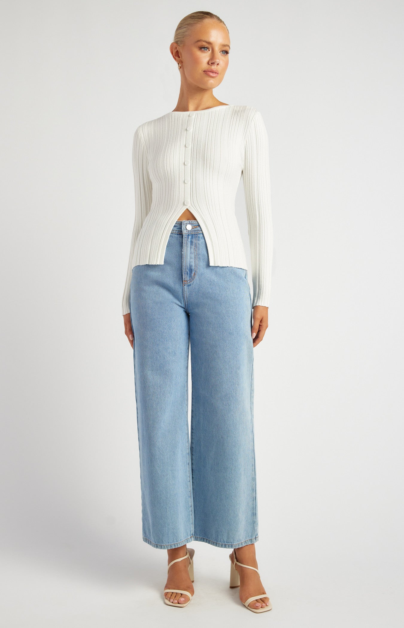 STYLE STATE TEXTURED RIB KNIT TOP WITH MARBLE BUTTON DETAIL WHITE