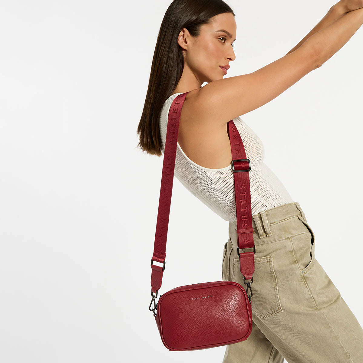 STATUS ANXIETY PLUNDER WITH WEBBED STRAP ROUGE