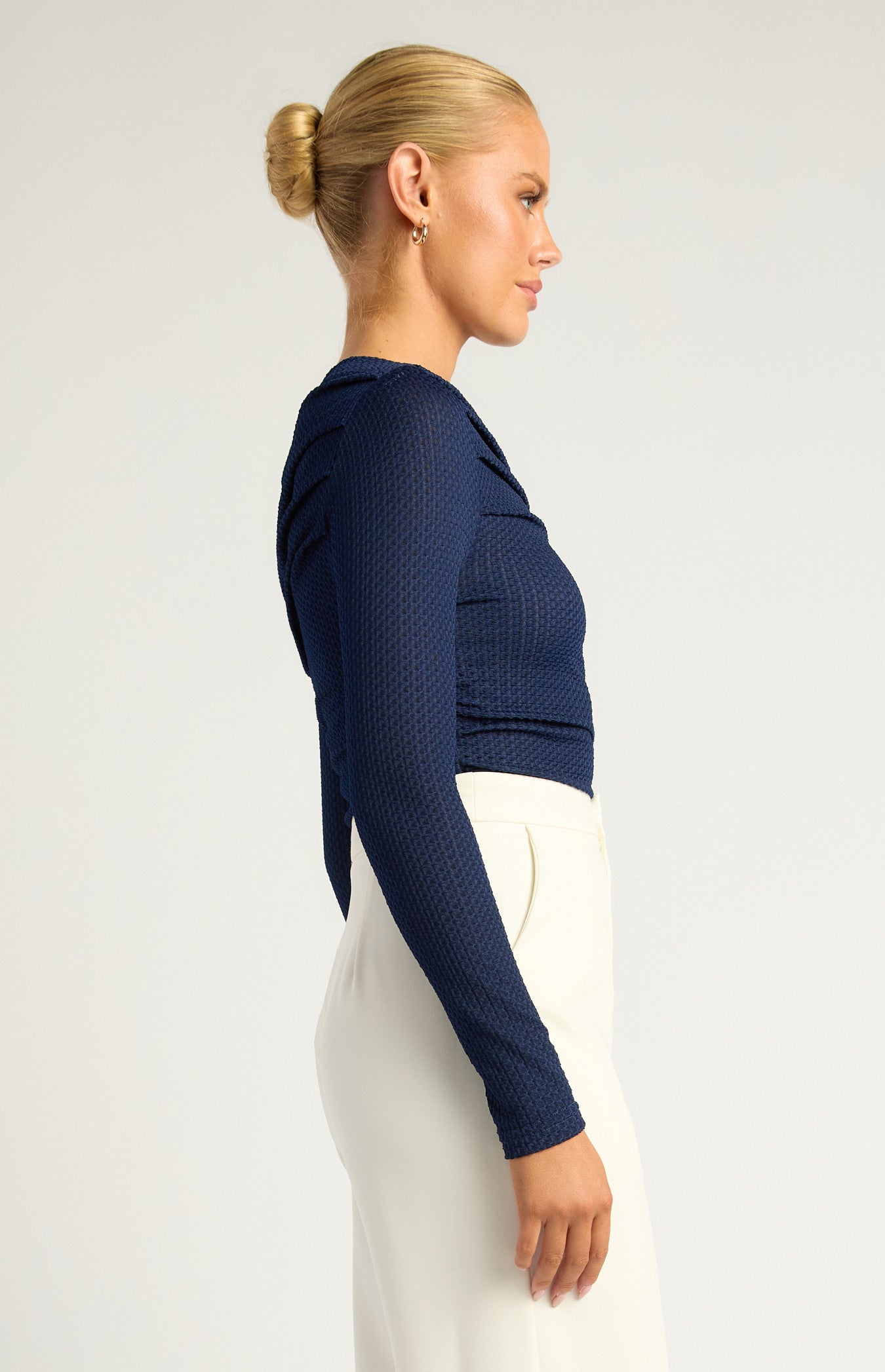 STYLE STATE TWO WAY WEAR PLEATED NECKLINE TEXTURED STRETCH JERSEY TOP NAVY