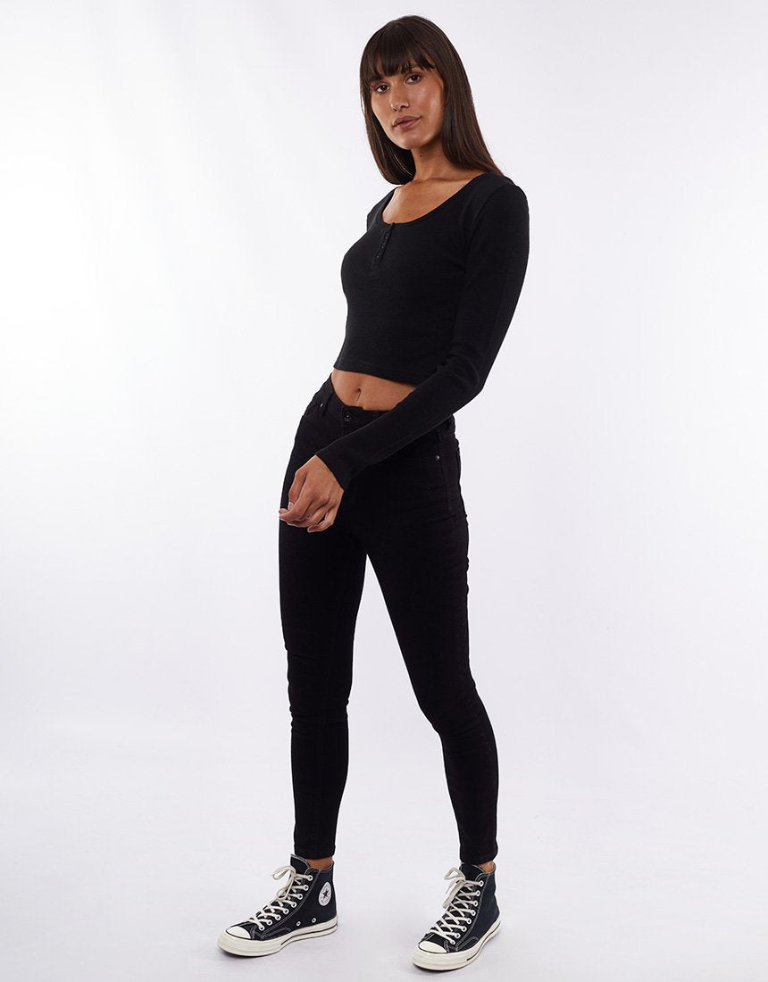 SILENT THEORY IVY WAFFLE TOP BLACK