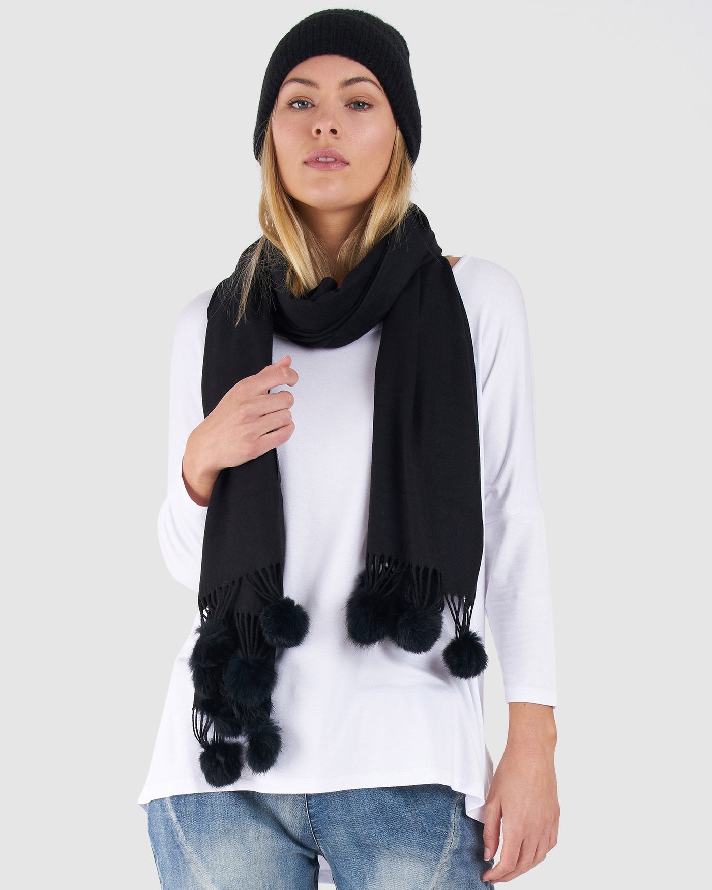 BETTY BASICS PANDORA BEANIE BLACK
