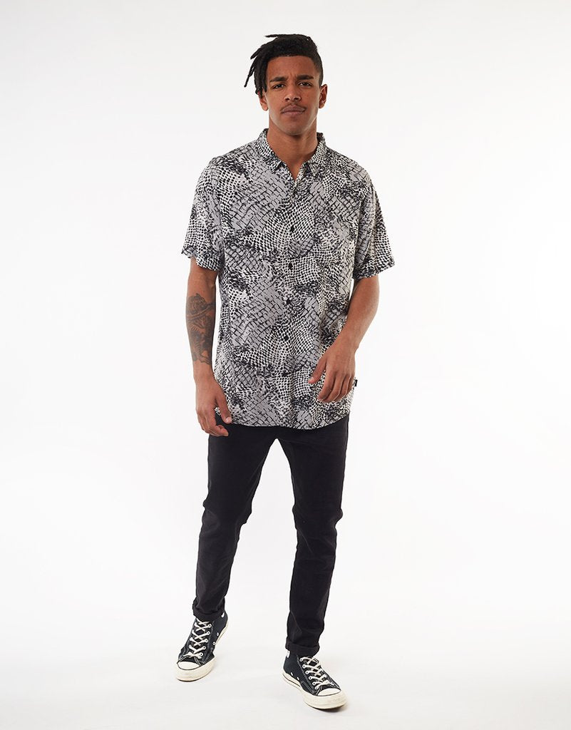 SILENT THEORY SNAKE SS SHIRT