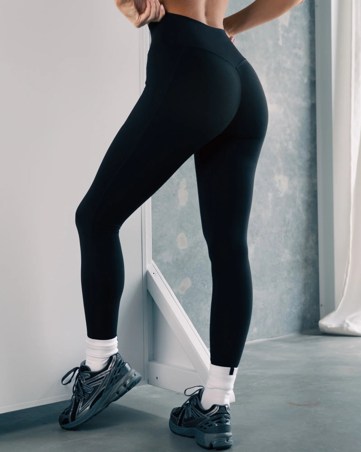 Active Basics Not Your Basic Pocket Legging Invisible Scrunch | Onyx