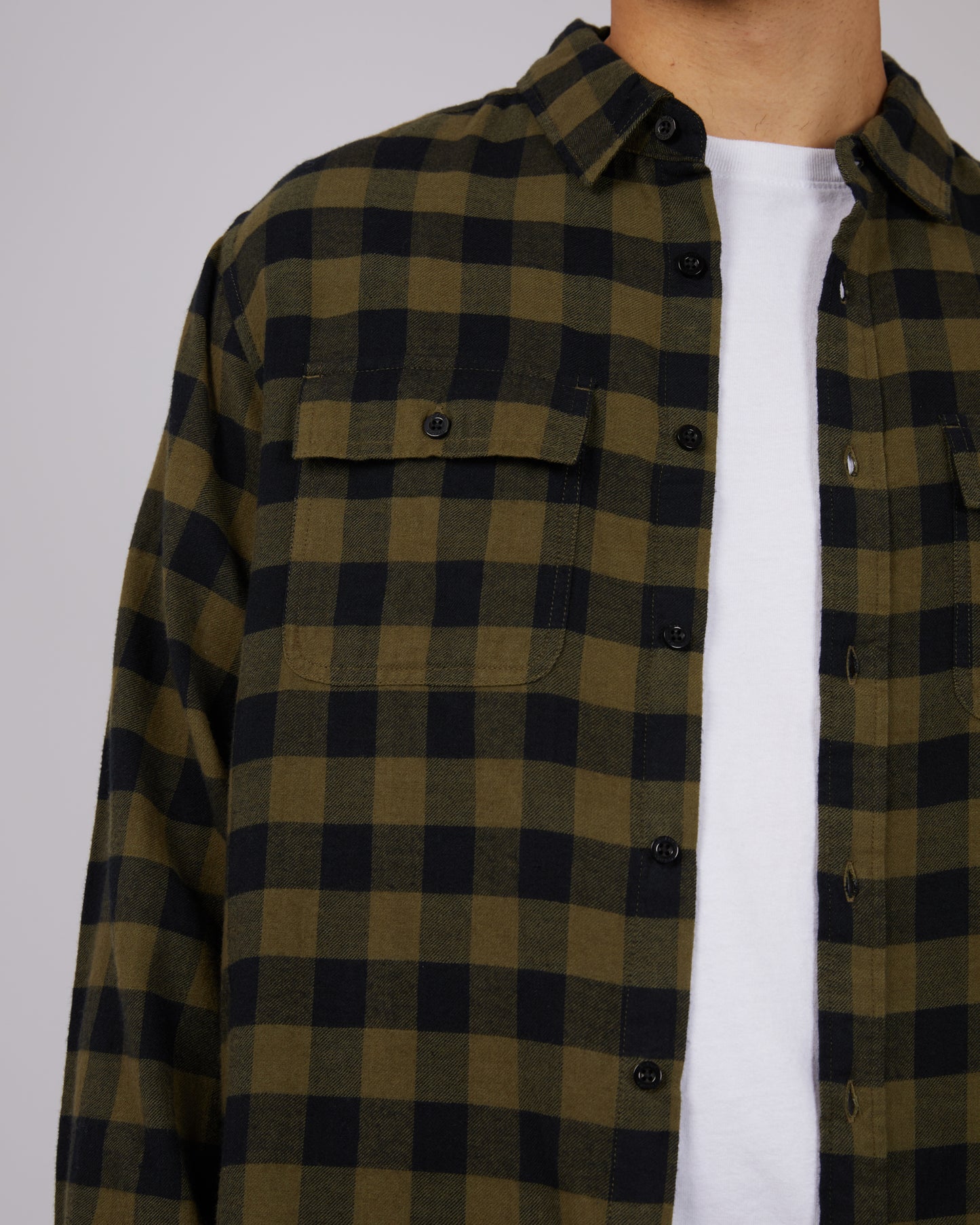 SILENT THEORY BOULDER CHECK SHIRT KHAKI