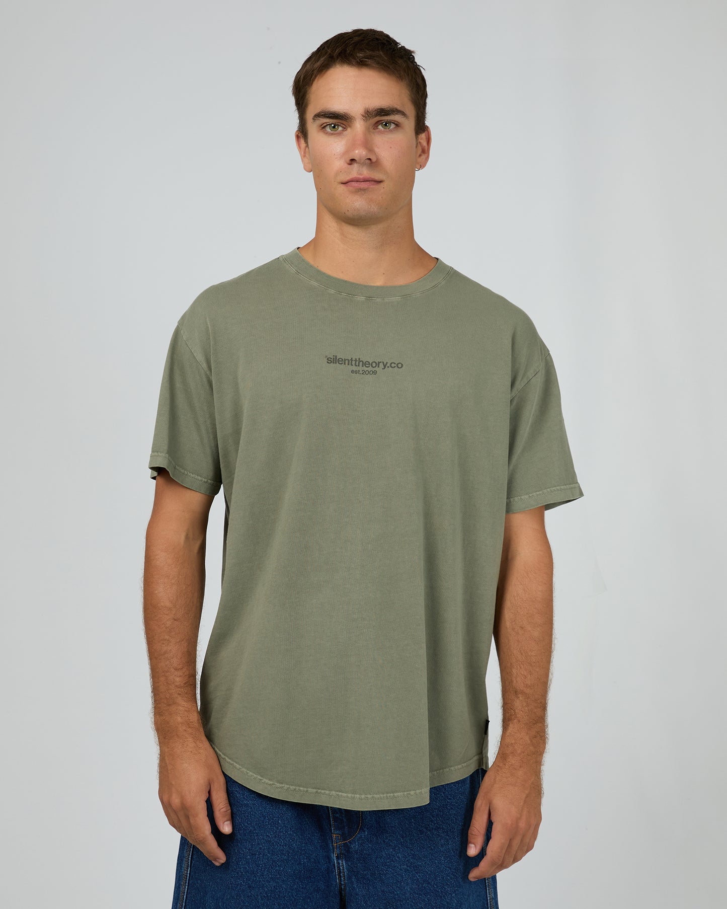 SILENT THEORY FADE SCOOP TEE OLIVE