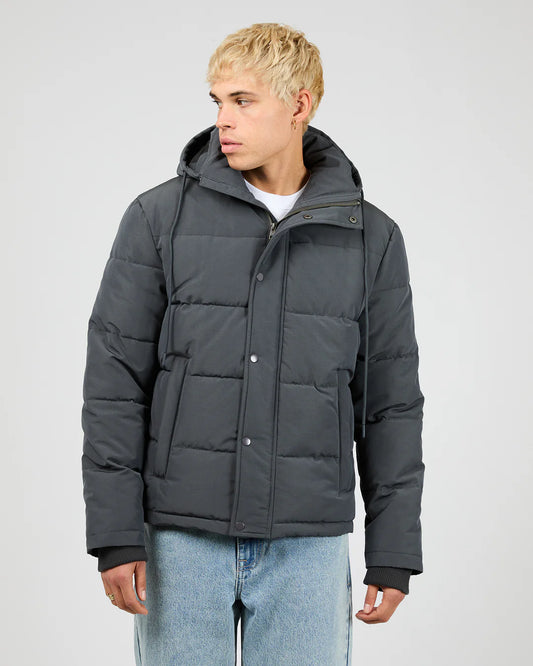 Silent Theory Movement Puffer Jacket | Charcoal
