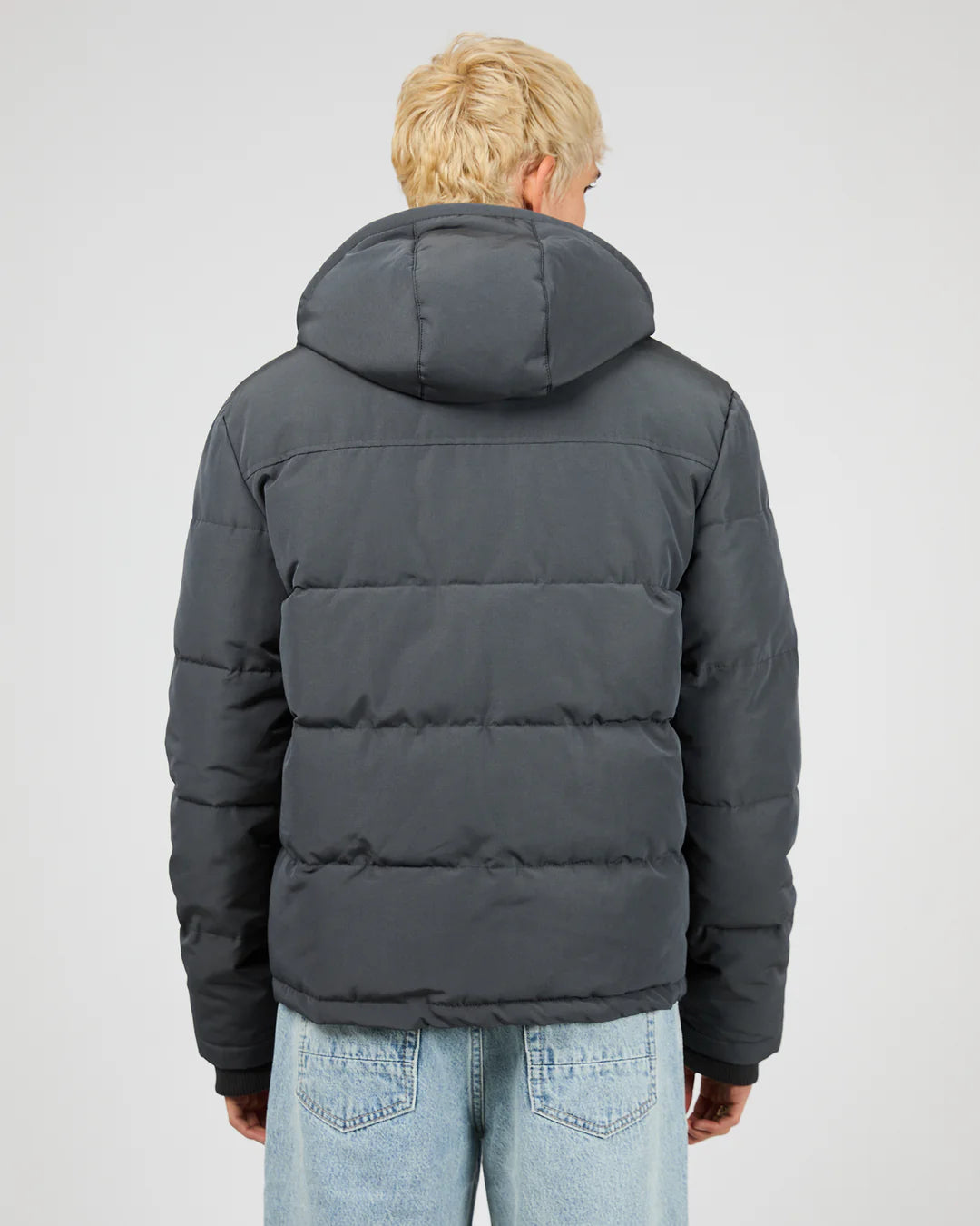 Silent Theory Movement Puffer Jacket | Charcoal