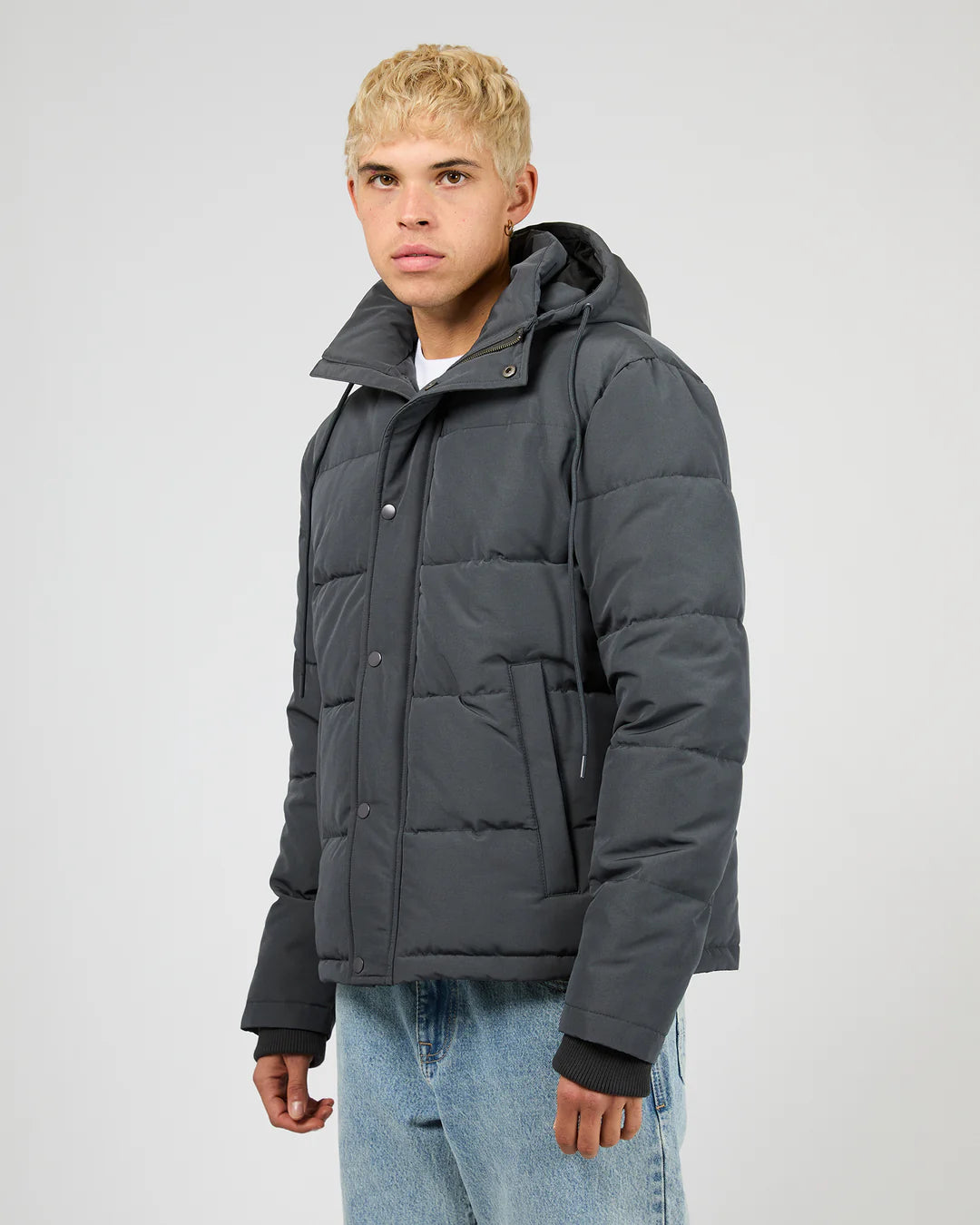 Silent Theory Movement Puffer Jacket | Charcoal