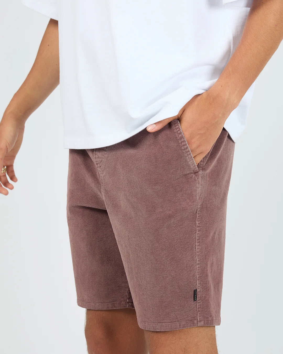 Silent Theory Cord Short | Vino