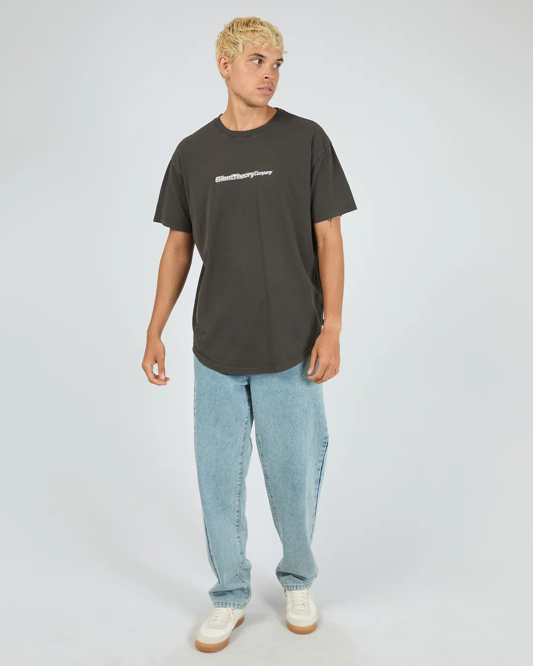 Silent Theory Raider Scoop Tee | Coal