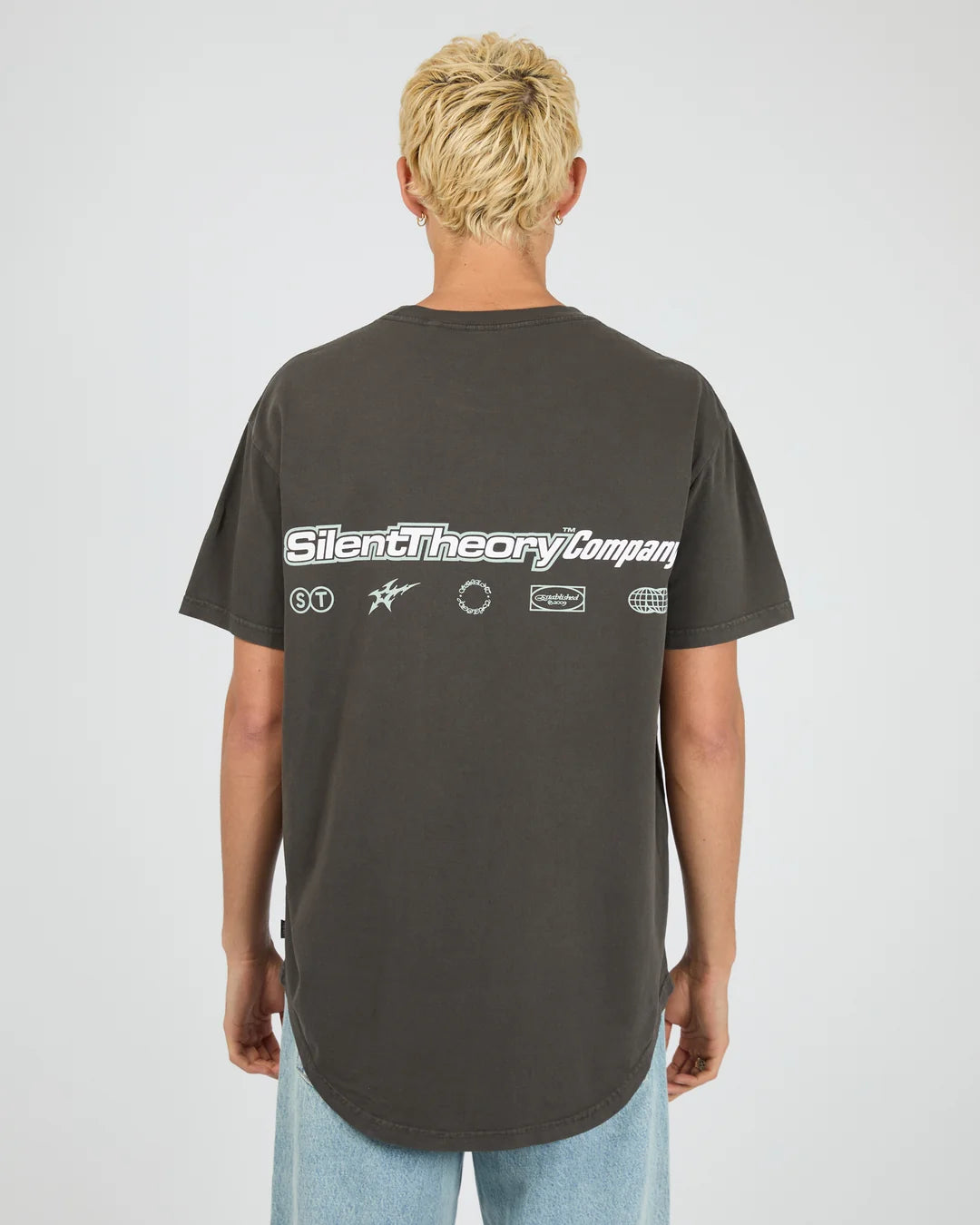 Silent Theory Raider Scoop Tee | Coal