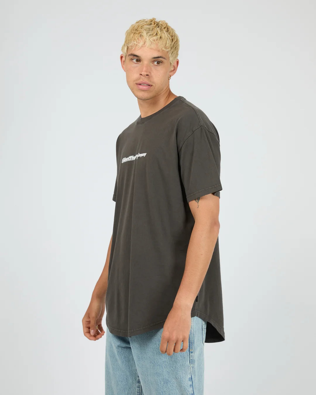 Silent Theory Raider Scoop Tee | Coal