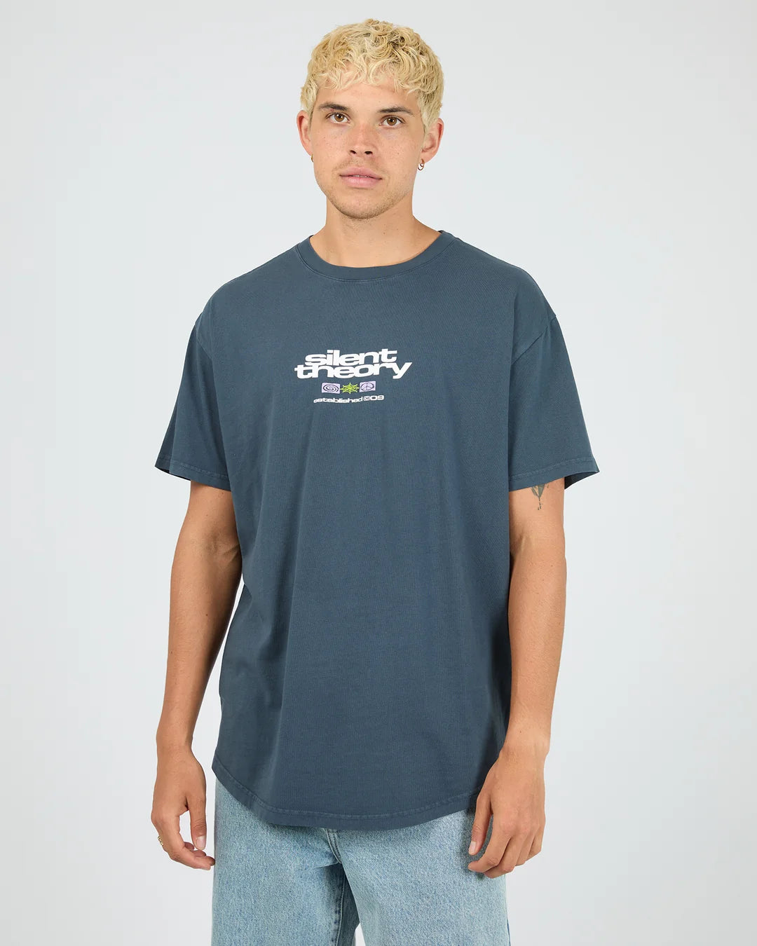 Silent Theory Riot Scoop Tee | Navy