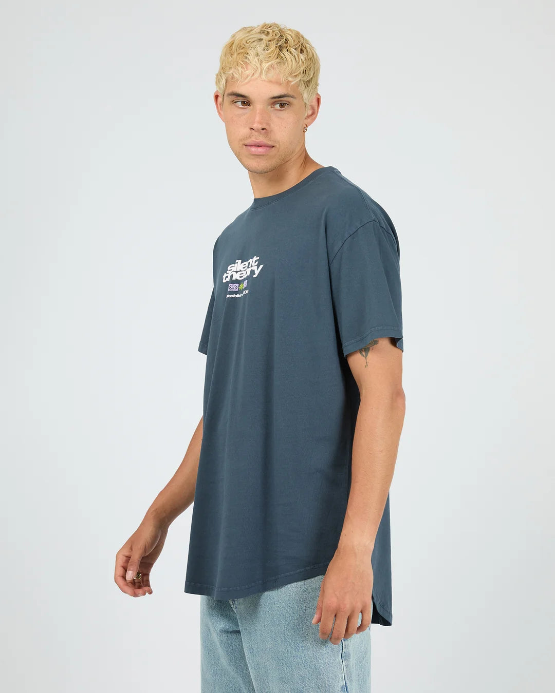 Silent Theory Riot Scoop Tee | Navy