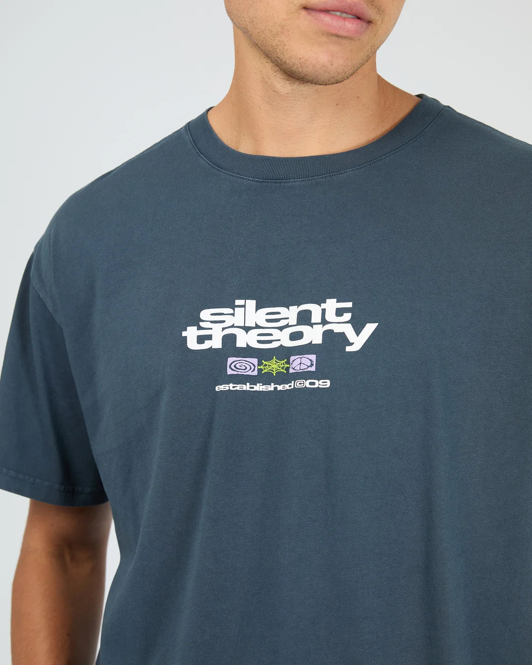 Silent Theory Riot Scoop Tee | Navy