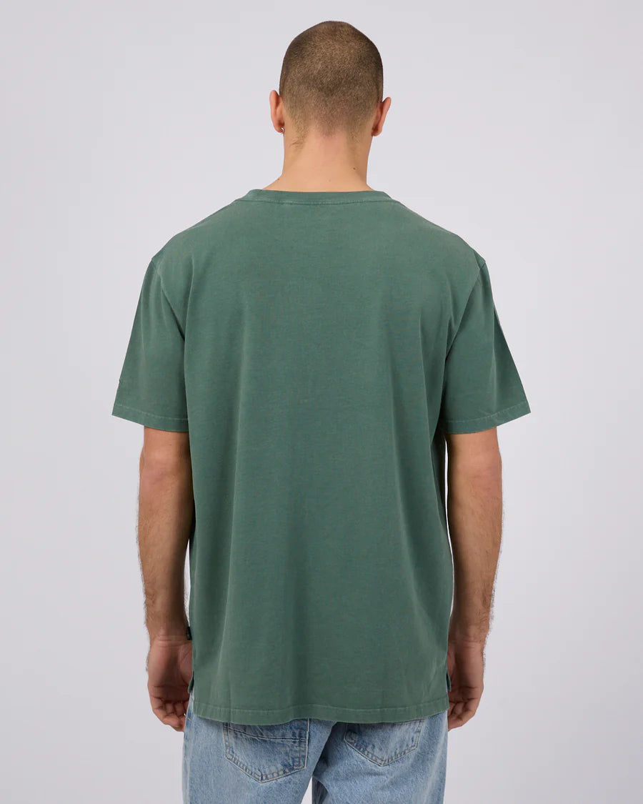 SILENT THEORY SURPLUS POCKET TEE GREEN