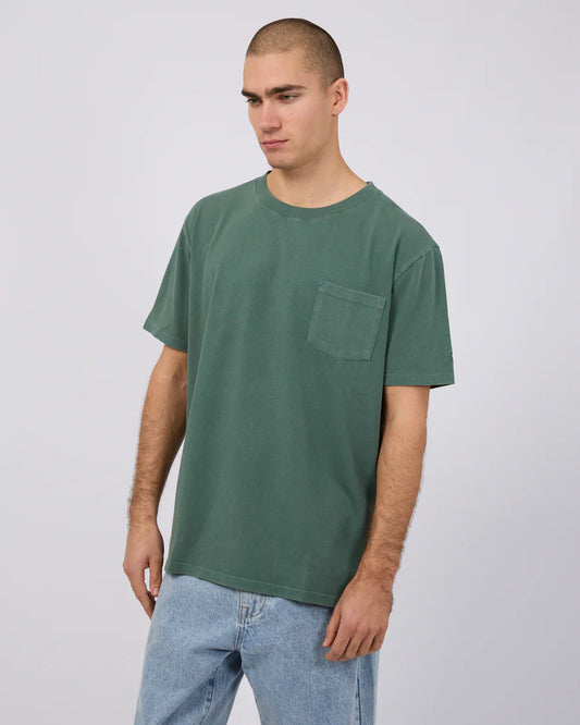 SILENT THEORY SURPLUS POCKET TEE GREEN