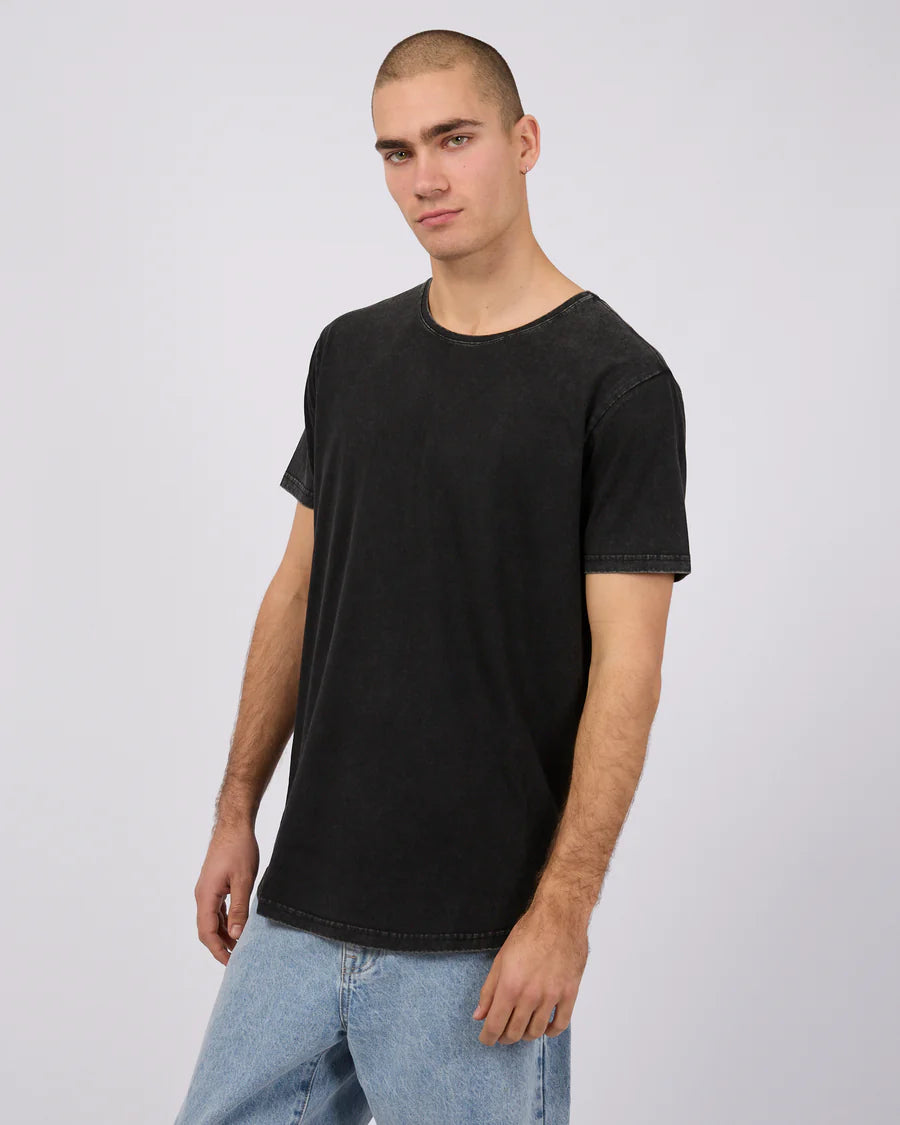 SILENT THEORY TAIL TEE WASHED BLACK