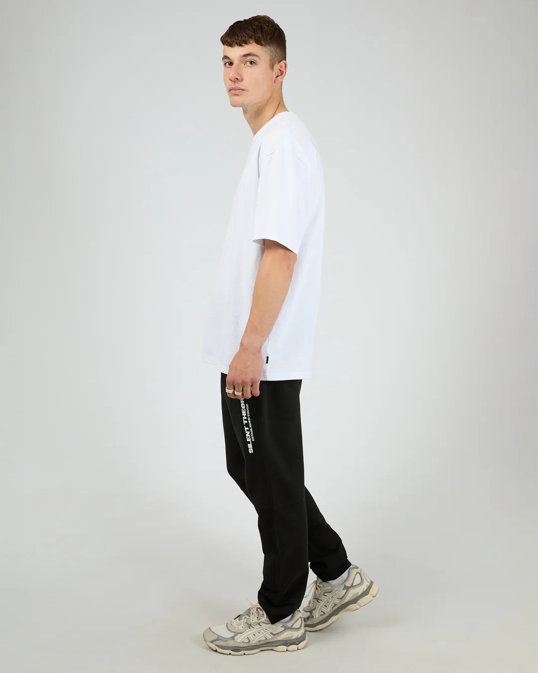 Silent Theory Essential Theory Trackpant V2 | Black