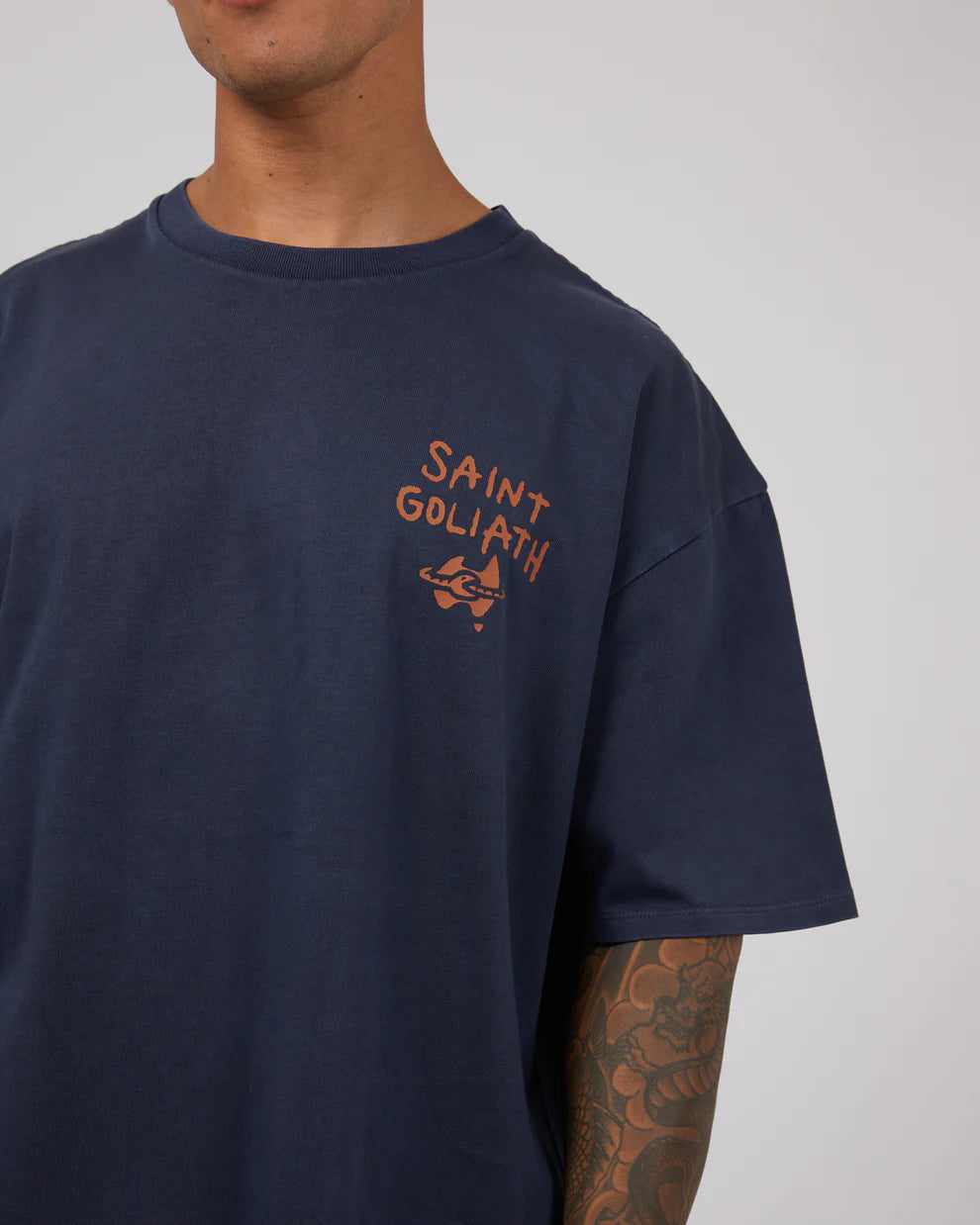 ST GOLIATH DEADLY TEE NAVY