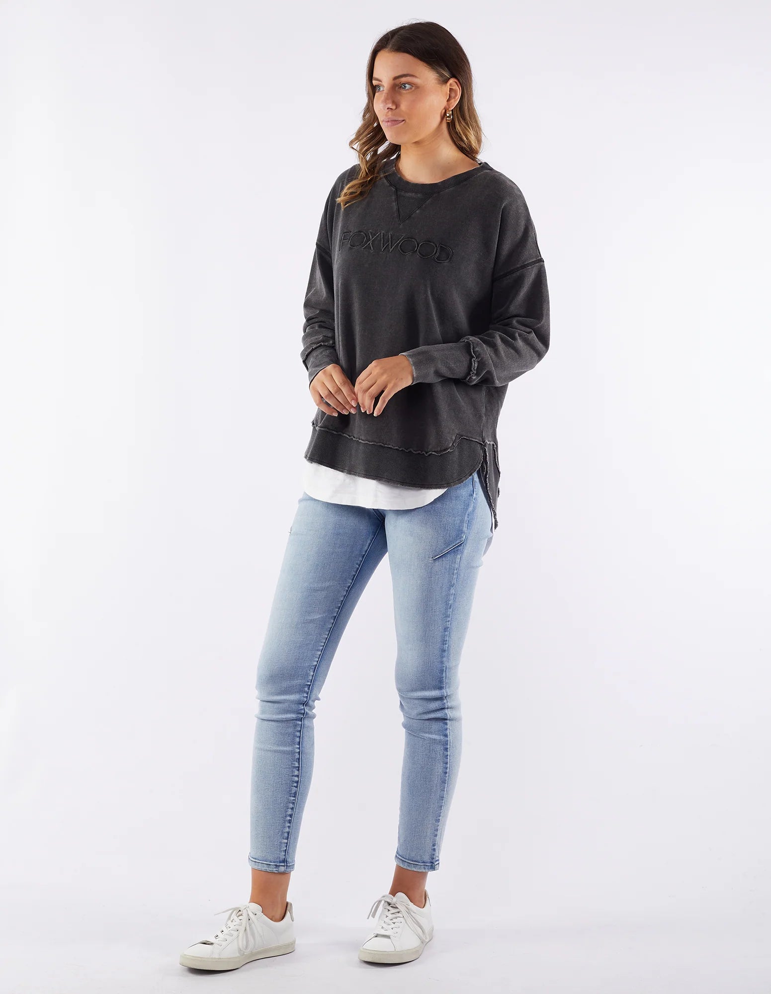 FOXWOOD WASHED SIMPLIFIED CREW WASHED BLACK