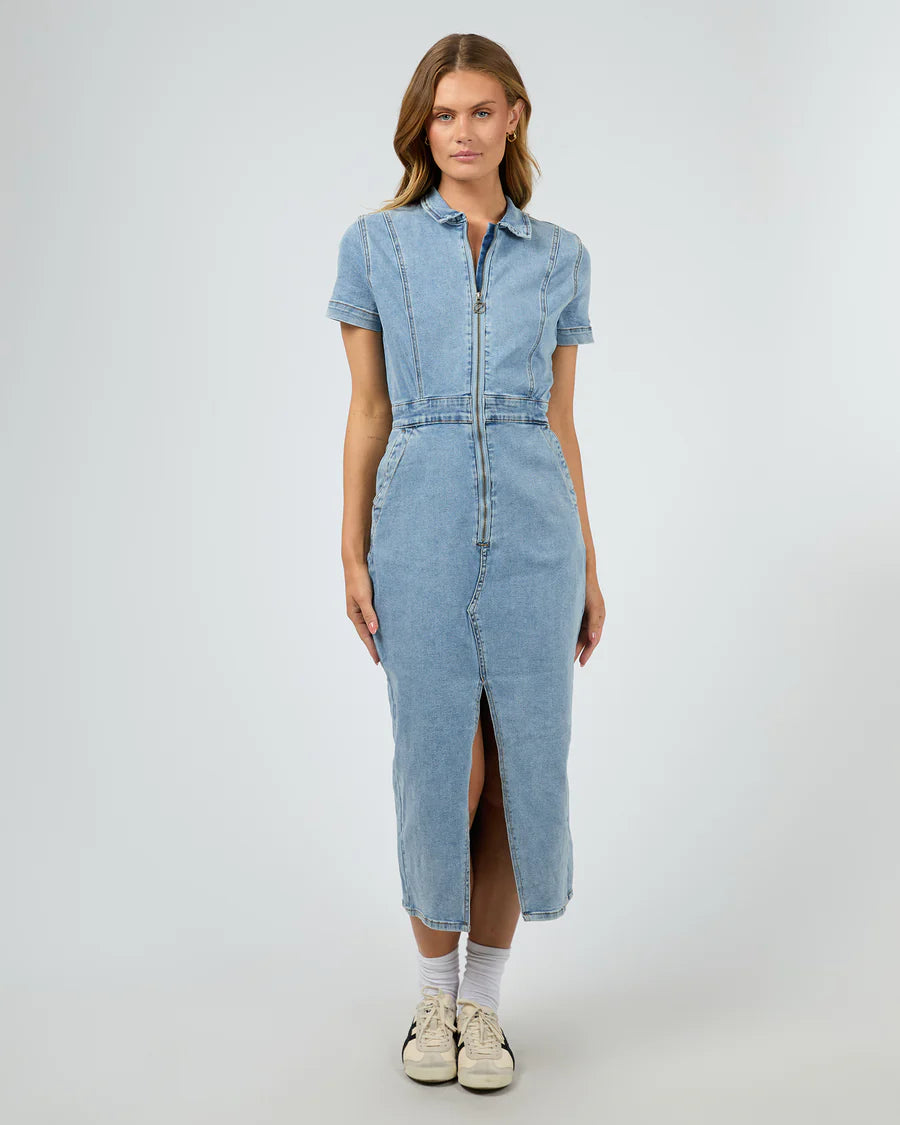 SILENT THEORY BOSTON MIDI DRESS LIGHT BLUE