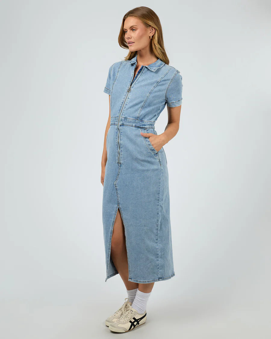 SILENT THEORY BOSTON MIDI DRESS LIGHT BLUE