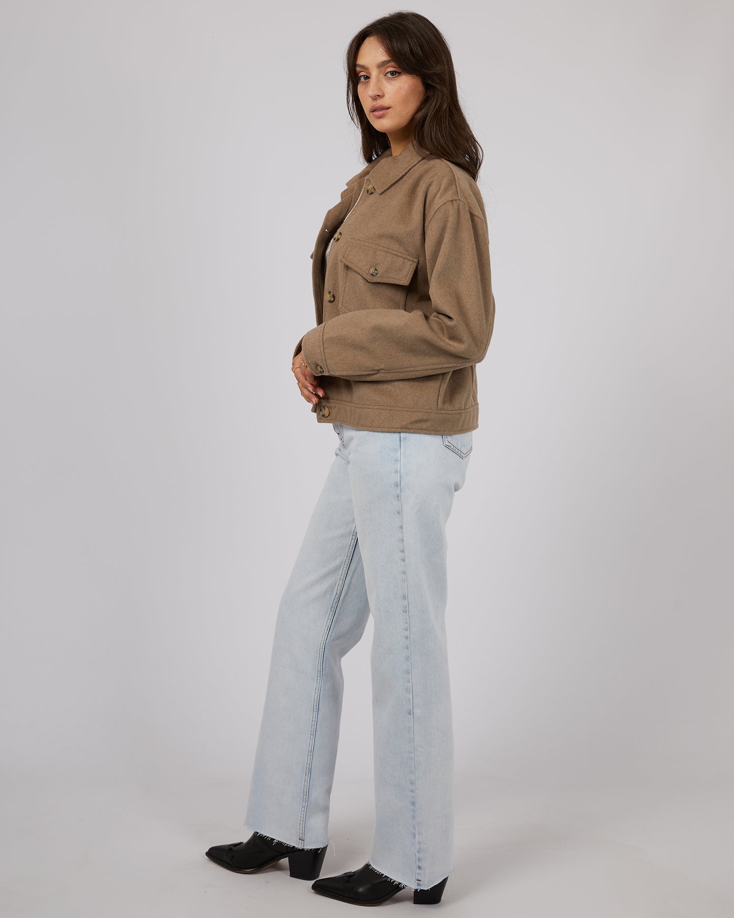 ALL ABOUT EVE MAHINA CROPPED SHACKET OAT