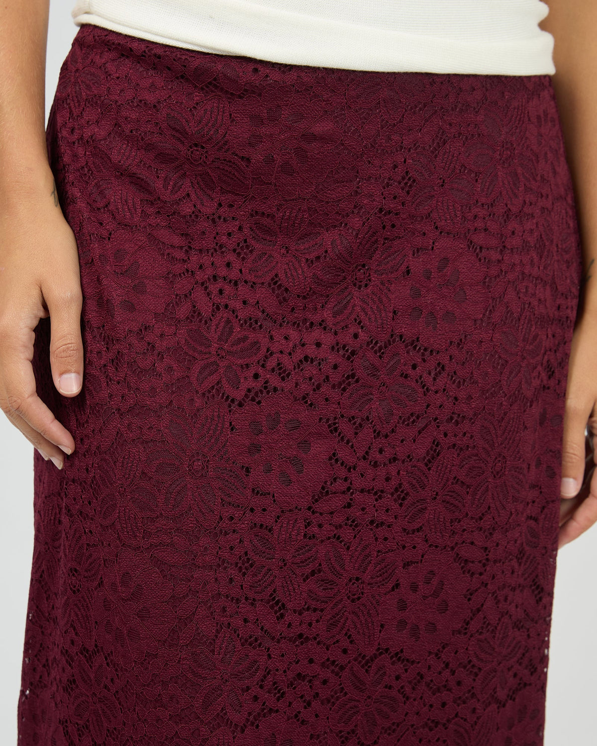 All About Eve Zea Lace Maxi Skirt | Wine