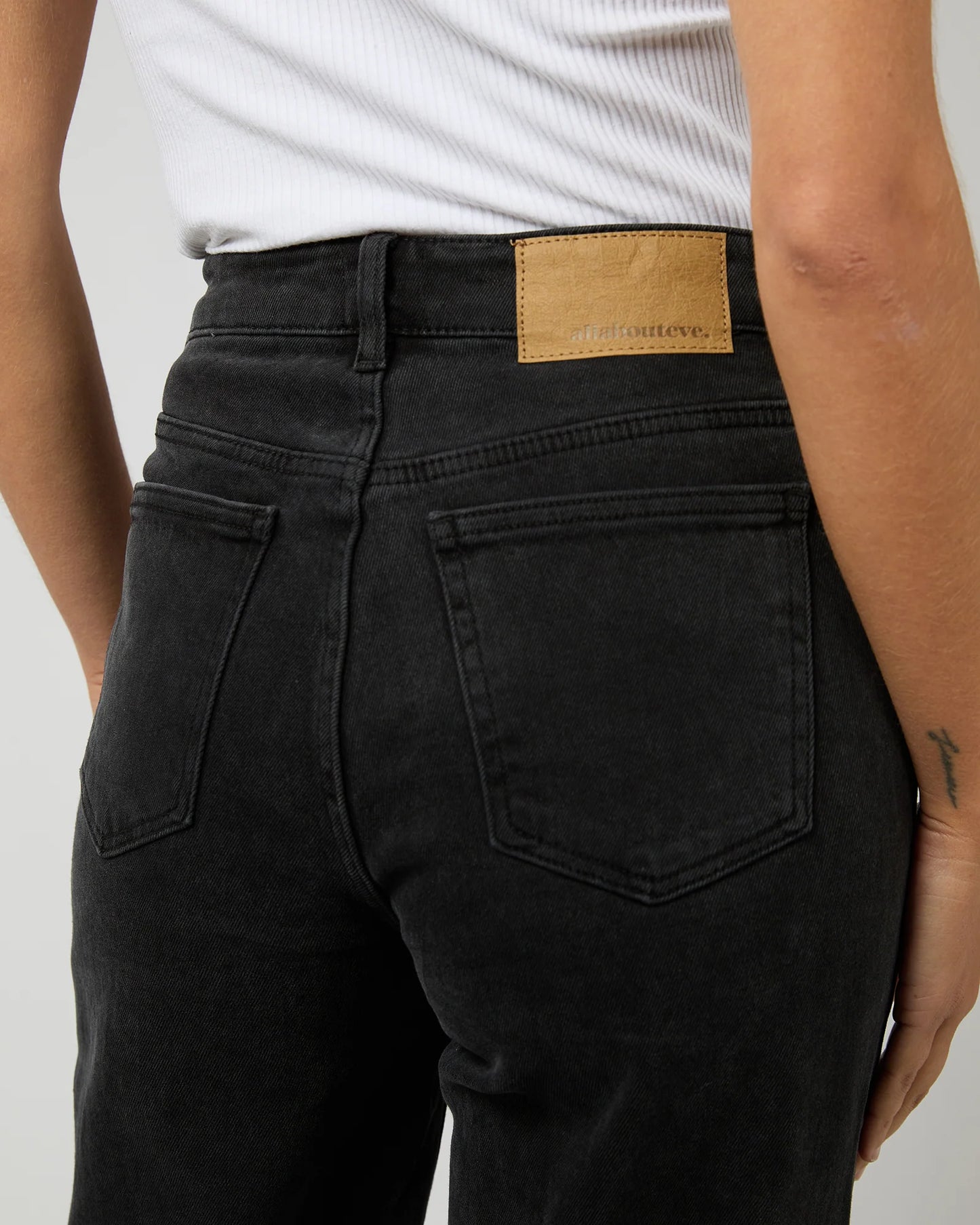 All About Eve Jacqui Wide Leg Jean | Washed Black